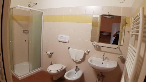 Bagno, Ostello Molino Di Basso in Torre Pallavicina Bagno, Ostello Molino Di Basso in Torre Pallavicina
