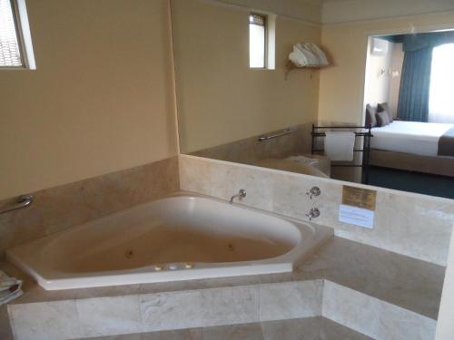 حمام, Clifton Motel & Grittleton Lodge in بانبورى حمام, Clifton Motel & Grittleton Lodge in بانبورى