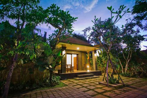 Candra Guest House Hotel