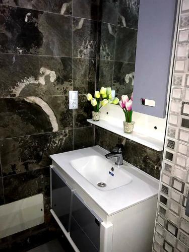 Kylpyhuone, Residence Aniss vacance in Ain El Turk Kylpyhuone, Residence Aniss vacance in Ain El Turk