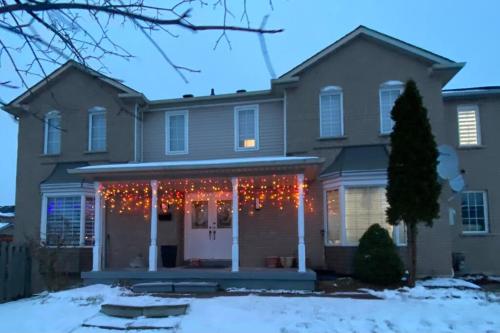 Home Away from Home for Holidays in Ajax in Ajax (ON) Home Away from Home for Holidays in Ajax in Ajax (ON)