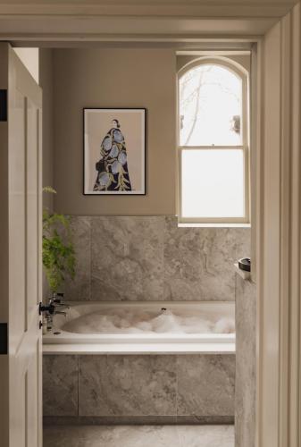 Banyo, Leighton House - Boutique Guesthouse in Southdown Banyo, Leighton House - Boutique Guesthouse in Southdown