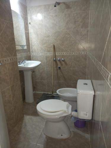 화장실, Hotel Belgrano in 비야 카를로스 파스 화장실, Hotel Belgrano in 비야 카를로스 파스