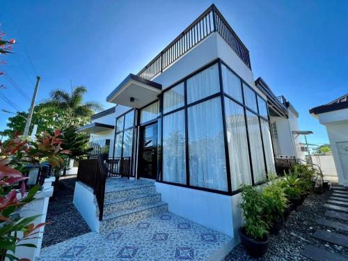 Big & Homey in exclusive village in トリル Big & Homey in exclusive village in トリル