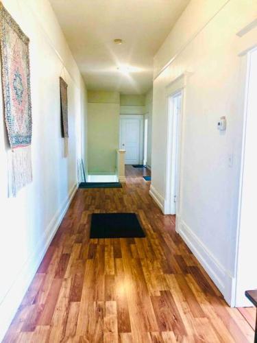 Misha’s Cozy Rare 3brm in Marysville (CA) Misha’s Cozy Rare 3brm in Marysville (CA)