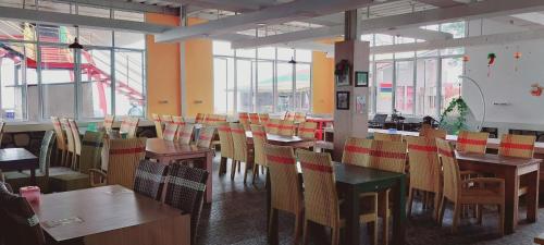 Restaurant, Curug Ciherang Villa & Glamping near Gunung Batu Jonggol Restaurant, Curug Ciherang Villa & Glamping near Gunung Batu Jonggol