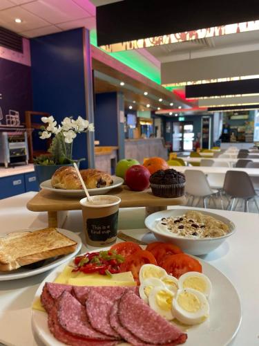 Їжа та напої, ibis budget Belfast City Centre in Белфаст Їжа та напої, ibis budget Belfast City Centre in Белфаст