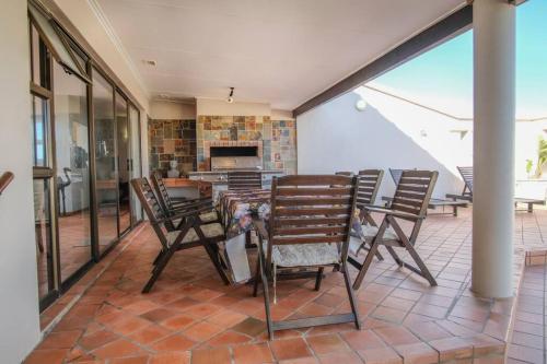 Double-Story Holiday Home with Pool & Seaview in פורט אלפרד Double-Story Holiday Home with Pool & Seaview in פורט אלפרד