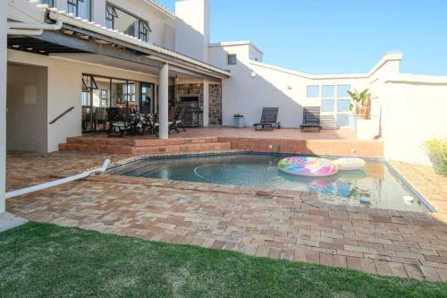 Double-Story Holiday Home with Pool & Seaview in Port Alfred Double-Story Holiday Home with Pool & Seaview in Port Alfred