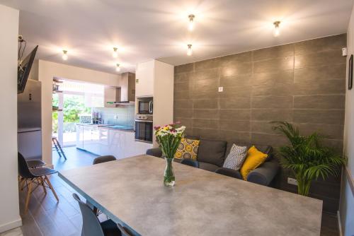 Cocina, Grand Beach House Bliss, By TimeCooler in Carcavelos Cocina, Grand Beach House Bliss, By TimeCooler in Carcavelos