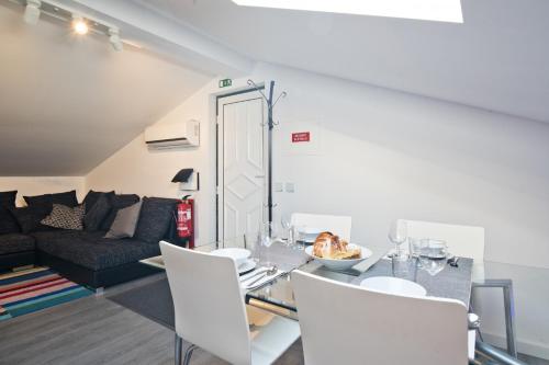 BmyGuest - Cascais Beach Villa II in Bairro Marechal Carmona BmyGuest - Cascais Beach Villa II in Bairro Marechal Carmona