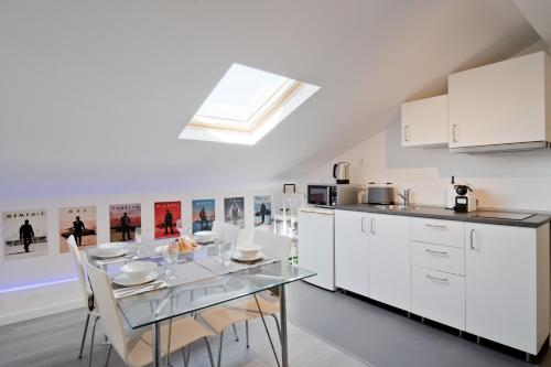 BmyGuest - Cascais Beach Villa II in Bairro Marechal Carmona BmyGuest - Cascais Beach Villa II in Bairro Marechal Carmona