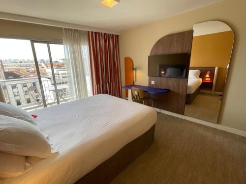 โรงแรมอาเบรียล (Hotel Abrial) in ครัวเซต โรงแรมอาเบรียล (Hotel Abrial) in ครัวเซต