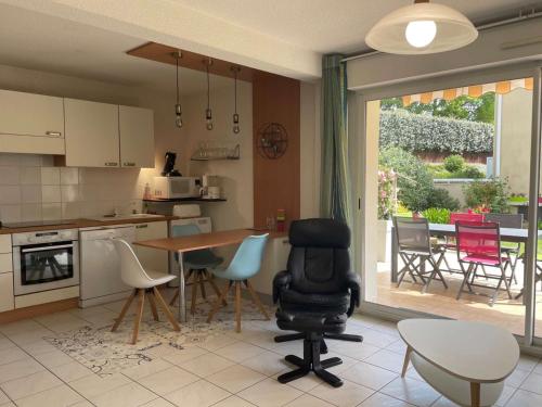 Appartement 41m² à Capbreton, jardin privatif, proche plages et centre, 4 pers - FR-1-239-872 (Appartement 41m² a Capbreton, jardin privatif, proche plages et centre, 4 pers - FR-1-239-872) in Rue des Biches Appartement 41m² à Capbreton, jardin privatif, proche plages et centre, 4 pers - FR-1-239-872 (Appartement 41m² a Capbreton, jardin privatif, proche plages et centre, 4 pers - FR-1-239-872) in Rue des Biches