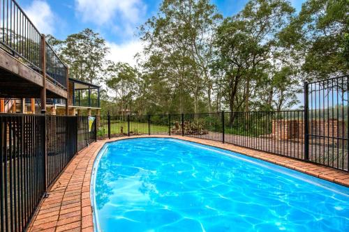 Island Retreat Pet Friendly Waterfront in نورة Island Retreat Pet Friendly Waterfront in نورة