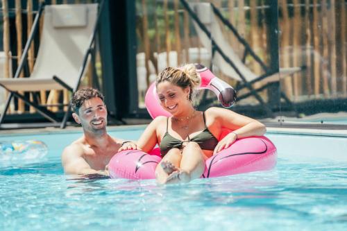 สระว่ายน้ำ, Holiday Inn Bordeaux Merignac in เมริญัค สระว่ายน้ำ, Holiday Inn Bordeaux Merignac in เมริญัค