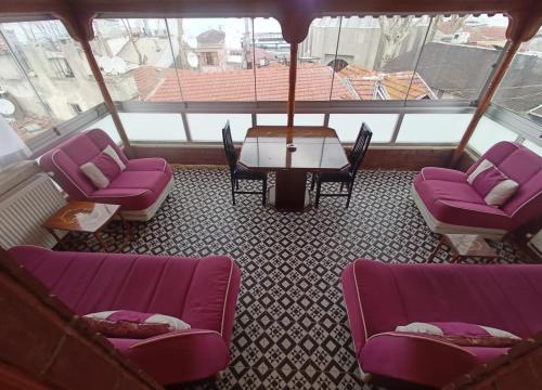 Balkon/teras, Buyukada Cinar Hotel in Buyukada Balkon/teras, Buyukada Cinar Hotel in Buyukada