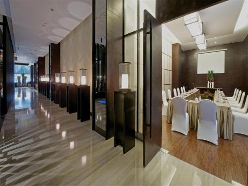 Entrance, SSAW Boutique Hotel Hongkou in Yangpu Wujiaochang Entrance, SSAW Boutique Hotel Hongkou in Yangpu Wujiaochang
