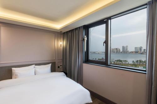 전망, 속초 비즈니스 호텔 카멜 (Sokcho Business Hotel CAMEL) in 속초항 전망, 속초 비즈니스 호텔 카멜 (Sokcho Business Hotel CAMEL) in 속초항