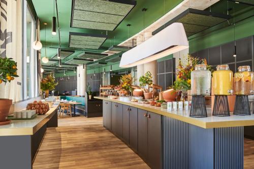 Restaurant, Novotel Paris Gare de Lyon Hotel in 12th - Bercy - Gare de Lyon Restaurant, Novotel Paris Gare de Lyon Hotel in 12th - Bercy - Gare de Lyon