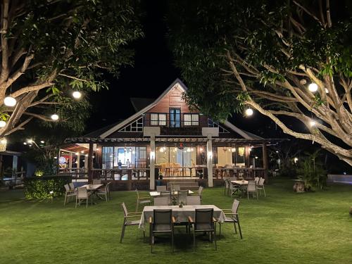 レストラン, インフィニティ ダイビング リゾート & レジデンス (Infinity Diving Resort & Residences) in ドゥマゲテ レストラン, インフィニティ ダイビング リゾート & レジデンス (Infinity Diving Resort & Residences) in ドゥマゲテ