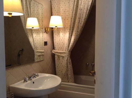 Bathroom, Green house Marco Simone Golf Club in Bagni Di Tivoli Bathroom, Green house Marco Simone Golf Club in Bagni Di Tivoli