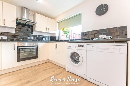 Rowan Serviced Accommodation in Lowton Rowan Serviced Accommodation in Lowton