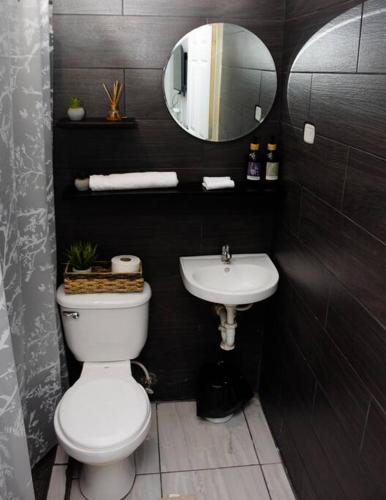 Habitación Deluxe Aire - Villa Valle Campo (Habitacion Deluxe Aire - Villa Valle Campo) in Sonsonate Habitación Deluxe Aire - Villa Valle Campo (Habitacion Deluxe Aire - Villa Valle Campo) in Sonsonate