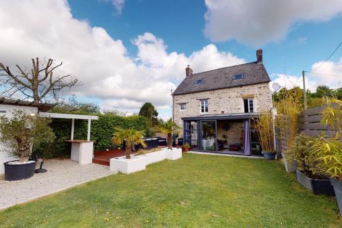 Les 3 Pommiers : gîte en Suisse Normande (Les 3 Pommiers : gite en Suisse Normande) in Thury-Harcourt Les 3 Pommiers : gîte en Suisse Normande (Les 3 Pommiers : gite en Suisse Normande) in Thury-Harcourt