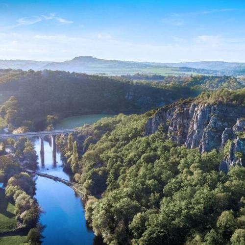 Les 3 Pommiers : gîte en Suisse Normande (Les 3 Pommiers : gite en Suisse Normande) in Thury-Harcourt Les 3 Pommiers : gîte en Suisse Normande (Les 3 Pommiers : gite en Suisse Normande) in Thury-Harcourt
