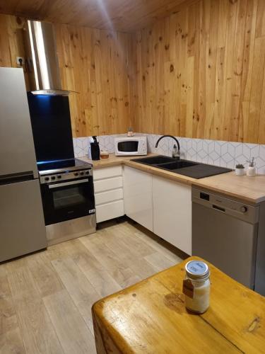 Gîte l'Enclos Ô rendez-vous Roquefeuil-Pays de sault- avec jardin (Gite l'Enclos O rendez-vous Roquefeuil-Pays de sault- avec jardin) in Roquefeuil Gîte l'Enclos Ô rendez-vous Roquefeuil-Pays de sault- avec jardin (Gite l'Enclos O rendez-vous Roquefeuil-Pays de sault- avec jardin) in Roquefeuil