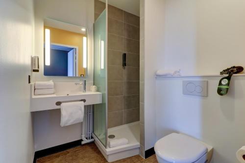 ห้องน้ำ, B&B HOTEL Dijon Valmy Toison d'or in ดีฌง ห้องน้ำ, B&B HOTEL Dijon Valmy Toison d'or in ดีฌง