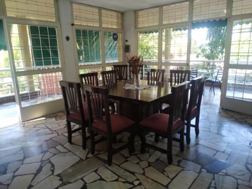 Casa Al pie del Cerro in 예르바 부에나 Casa Al pie del Cerro in 예르바 부에나
