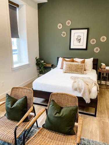 Krevet, the Lofts at one four seven - modern studio suite. in Ingersoll (ON) Krevet, the Lofts at one four seven - modern studio suite. in Ingersoll (ON)
