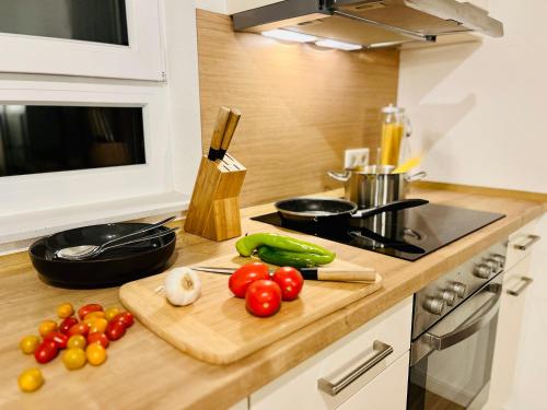 Comida y bebida, MyBLEISURE Premium Apartment mit Kuche und Netflix nahe Heidelberg und SAP in Rauenberg Comida y bebida, MyBLEISURE Premium Apartment mit Kuche und Netflix nahe Heidelberg und SAP in Rauenberg