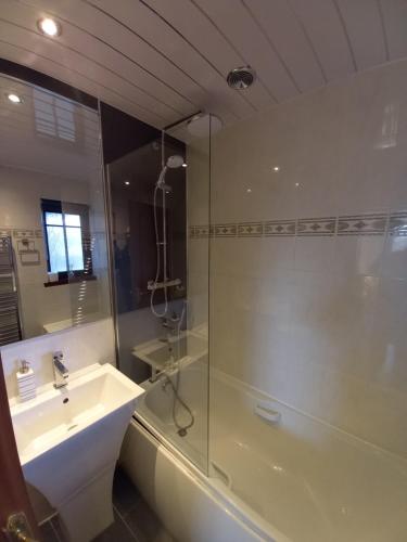 Baño, Holiday Home Schwabenhaus in Kirkcaldy Baño, Holiday Home Schwabenhaus in Kirkcaldy