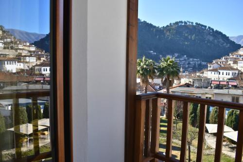 balkon/terras, Hotel Rezidenca Desaret in Berat balkon/terras, Hotel Rezidenca Desaret in Berat