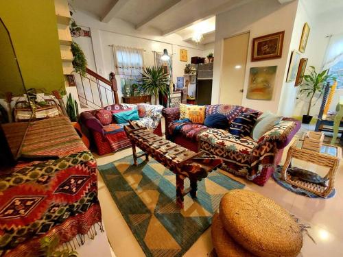 PROMO: Shabby Chic Countryhome with Huge Garden, Jacuzzi Pool, Mini Billiards, Video Karaoke in 大雅台 PROMO: Shabby Chic Countryhome with Huge Garden, Jacuzzi Pool, Mini Billiards, Video Karaoke in 大雅台
