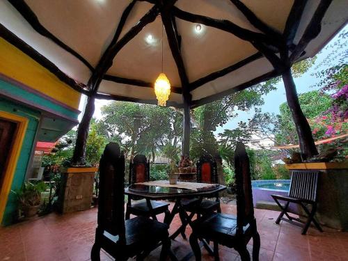 PROMO: Shabby Chic Countryhome with Huge Garden, Jacuzzi Pool, Mini Billiards, Video Karaoke in 大雅台 PROMO: Shabby Chic Countryhome with Huge Garden, Jacuzzi Pool, Mini Billiards, Video Karaoke in 大雅台