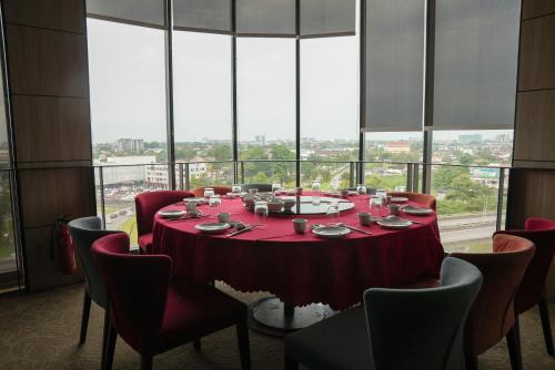 Roxy Hotel & Apartments in Kuching Roxy Hotel & Apartments in Kuching