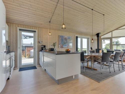 Holiday Home Iorund - 550m from the sea by Interhome in Espagervej Holiday Home Iorund - 550m from the sea by Interhome in Espagervej