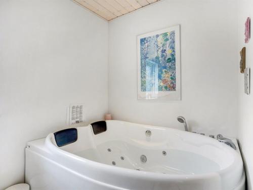 Holiday Home Talika - 700m from the sea by Interhome in Handrup Strand Holiday Home Talika - 700m from the sea by Interhome in Handrup Strand