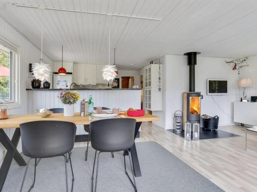 Holiday Home Sybille - from the sea by Interhome in Hals Holiday Home Sybille - from the sea by Interhome in Hals