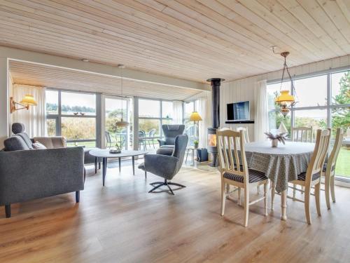 Holiday Home Alice - 1-3km from the sea by Interhome in Hjorring Holiday Home Alice - 1-3km from the sea by Interhome in Hjorring