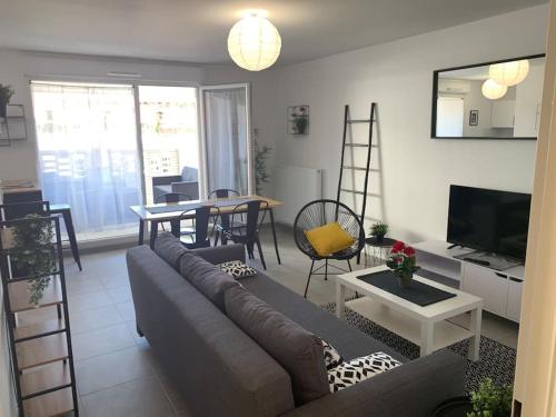 Appart T3 Standing - Clim - Terrasse - 2 Parkings in Millenaire - Grammont Appart T3 Standing - Clim - Terrasse - 2 Parkings in Millenaire - Grammont