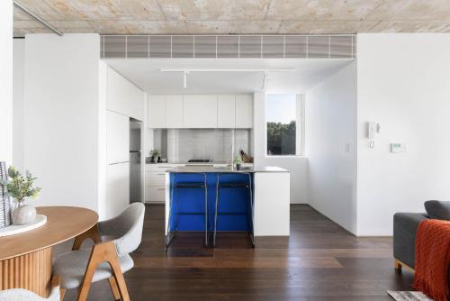 The Chromatic Apartments by Urban Rest in Surry Hills The Chromatic Apartments by Urban Rest in Surry Hills