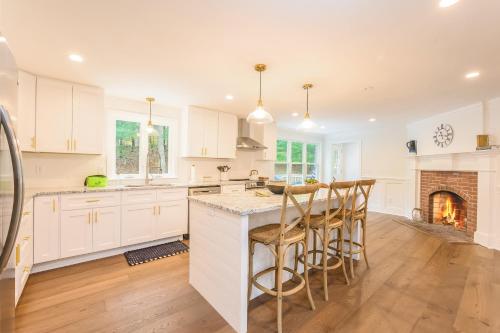 21 Moon Compass Lane Sandwich - - Moon Compass Escape in Sandwich 21 Moon Compass Lane Sandwich - - Moon Compass Escape in Sandwich