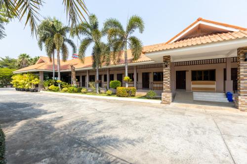 Exterior view, โรงแรมมณีสังขะ in Sangkha Exterior view, โรงแรมมณีสังขะ in Sangkha