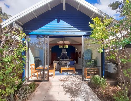 Entrance, Mountain Edge Studios in Tamborine Mountain Entrance, Mountain Edge Studios in Tamborine Mountain