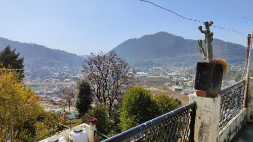 발코니/테라스, Aashirwad Valley View in 나이니탈 발코니/테라스, Aashirwad Valley View in 나이니탈
